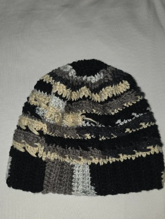 Handmade Multicolor Knit Beanie - Black, Cream & Gray - Picture 4 of 5